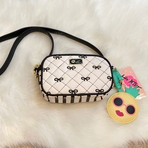 NWT 🍍 Betsey Johnson mini crossbody & keychain